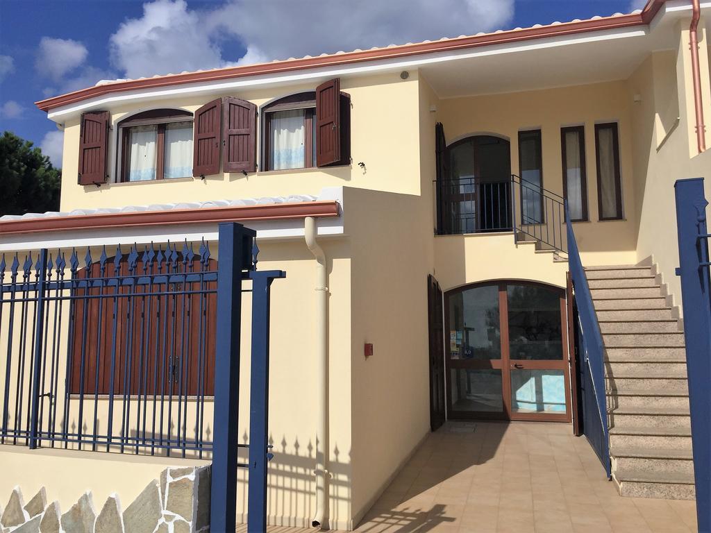 Hotel Villa Del Mare Sìnnai Exteriör bild
