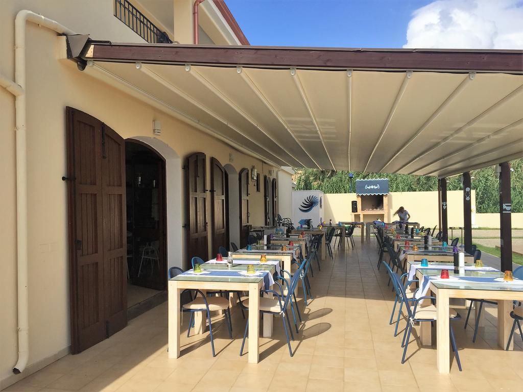 Hotel Villa Del Mare Sìnnai Exteriör bild
