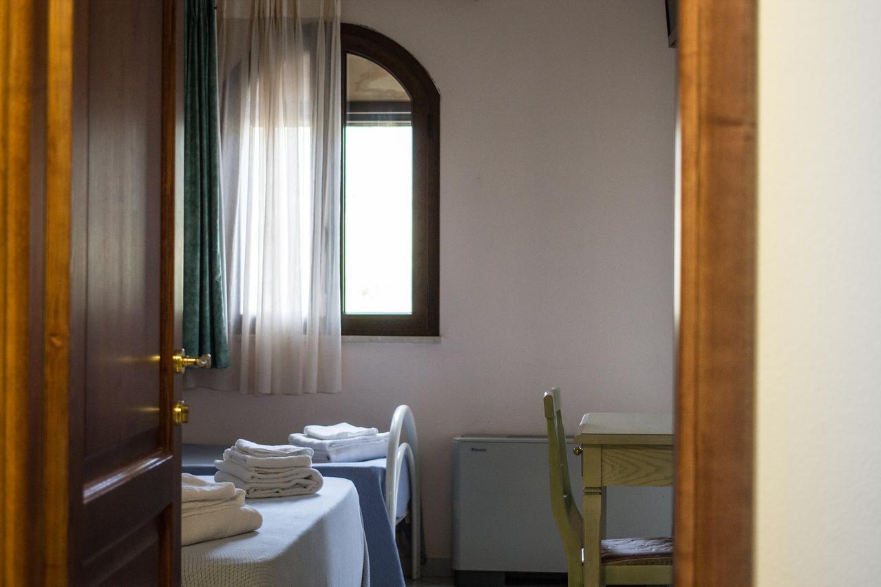 Hotel Villa Del Mare Sìnnai Rum bild